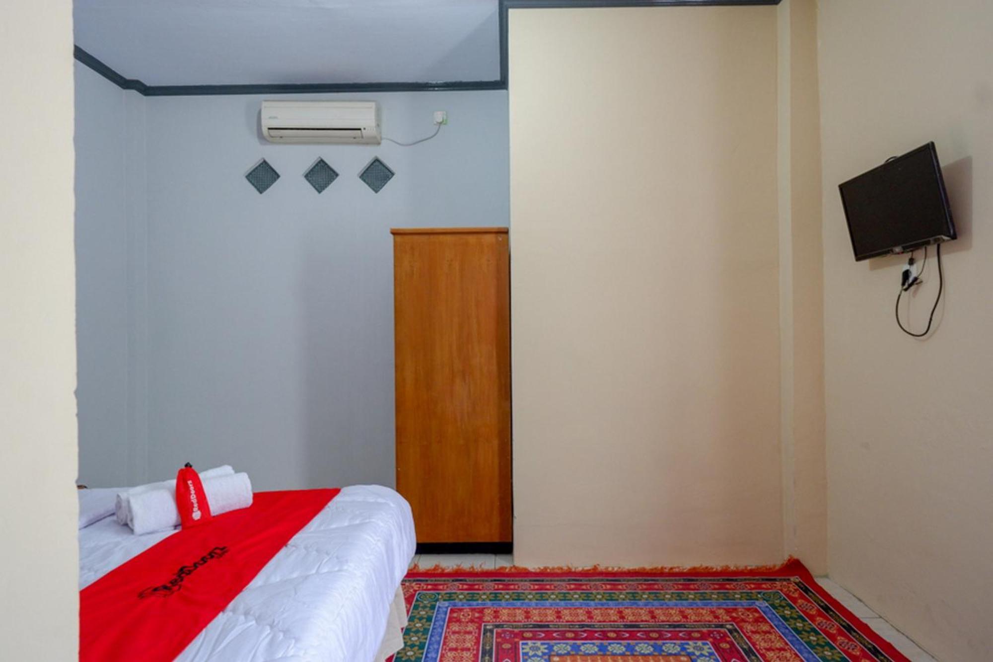 Reddoorz @ Hotel Aulia Majene Eksteriør bilde